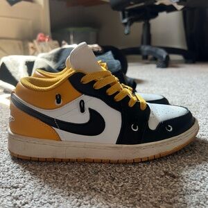 Yellow Jordan 1’s low
